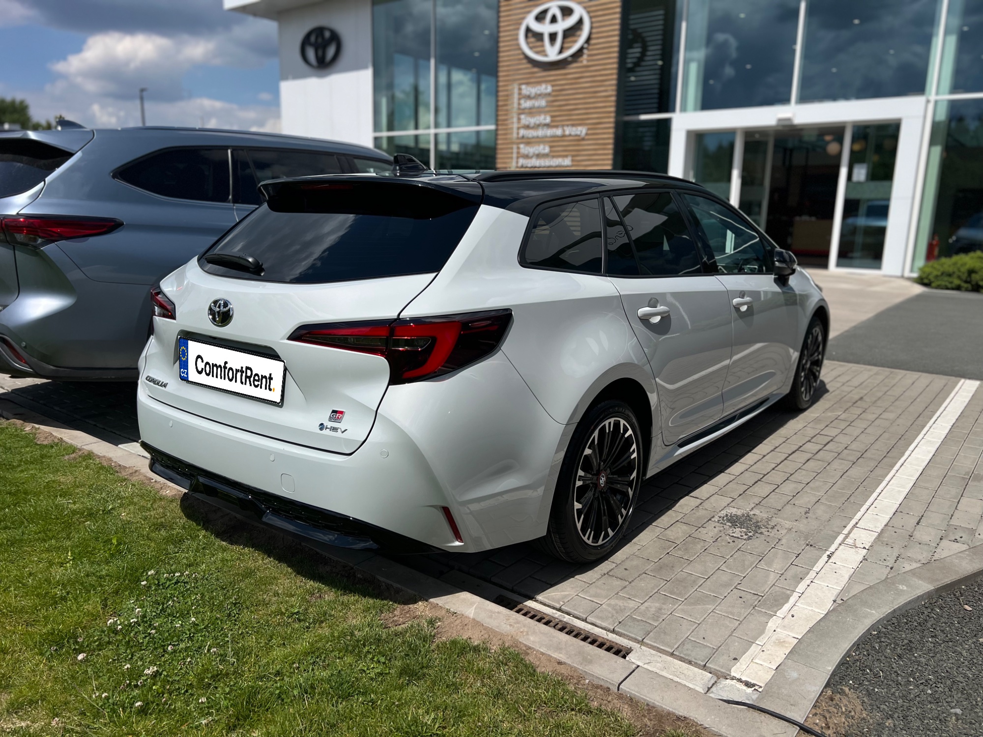 Toyota Corolla TS GR Sport 2
